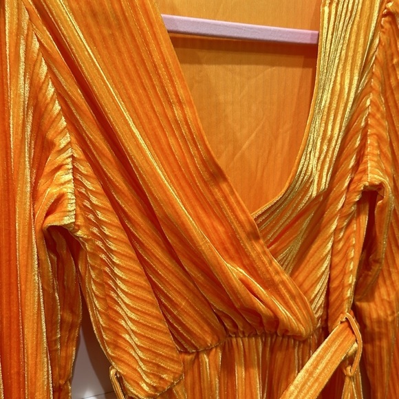 NWOT orange/yellow velour dress size M - Picture 4 of 6